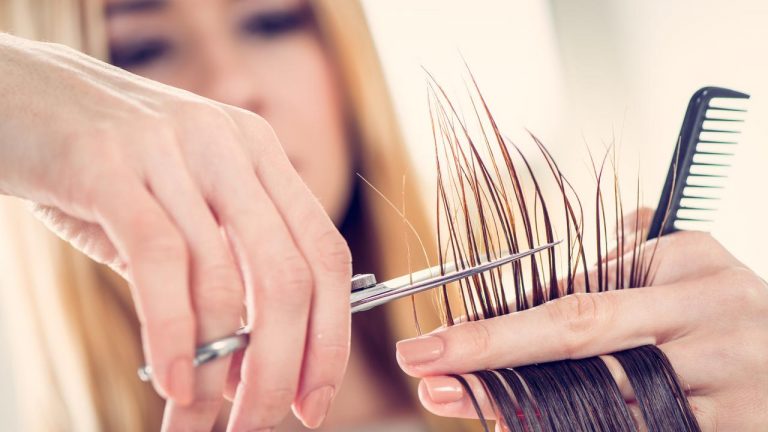 Z jakich usług można skorzystać w salonie kosmetycznym i fryzjerskim?